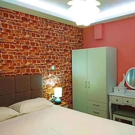 Iros Apartment Néa Péramos Exteriör bild