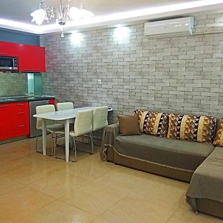 Iros Apartment Néa Péramos Exteriör bild
