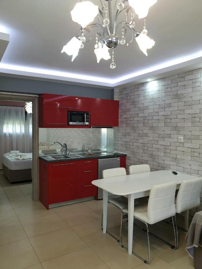 Iros Apartment Néa Péramos Exteriör bild